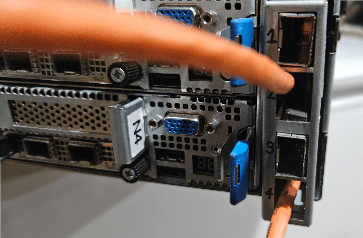 ASUS RS620SA-E10-RS12 Cable Management